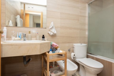 Huoneisto myytävänä Madrid, Espanja, 2 makuuhuonetta, 97 m2 No. 108016 - kuva 20