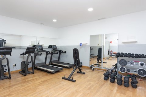 Huoneisto myytävänä Madrid, Espanja, 2 makuuhuonetta, 97 m2 No. 108016 - kuva 30