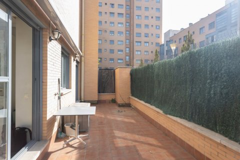 Huoneisto myytävänä Madrid, Espanja, 2 makuuhuonetta, 97 m2 No. 108016 - kuva 3