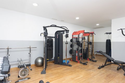 Huoneisto myytävänä Madrid, Espanja, 2 makuuhuonetta, 97 m2 No. 108016 - kuva 29