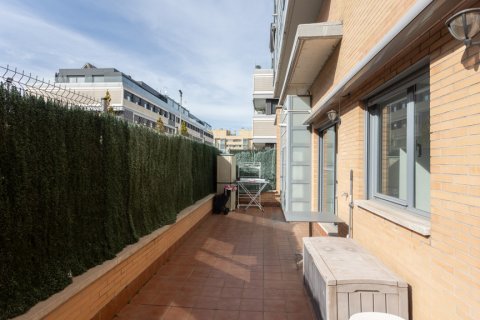 Huoneisto myytävänä Madrid, Espanja, 2 makuuhuonetta, 97 m2 No. 108016 - kuva 4
