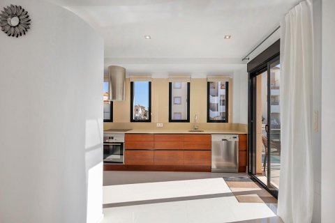 Villa for sale Alicante, Spain 5 bedrooms, 296 sq.m. No. 112945 - photo 8