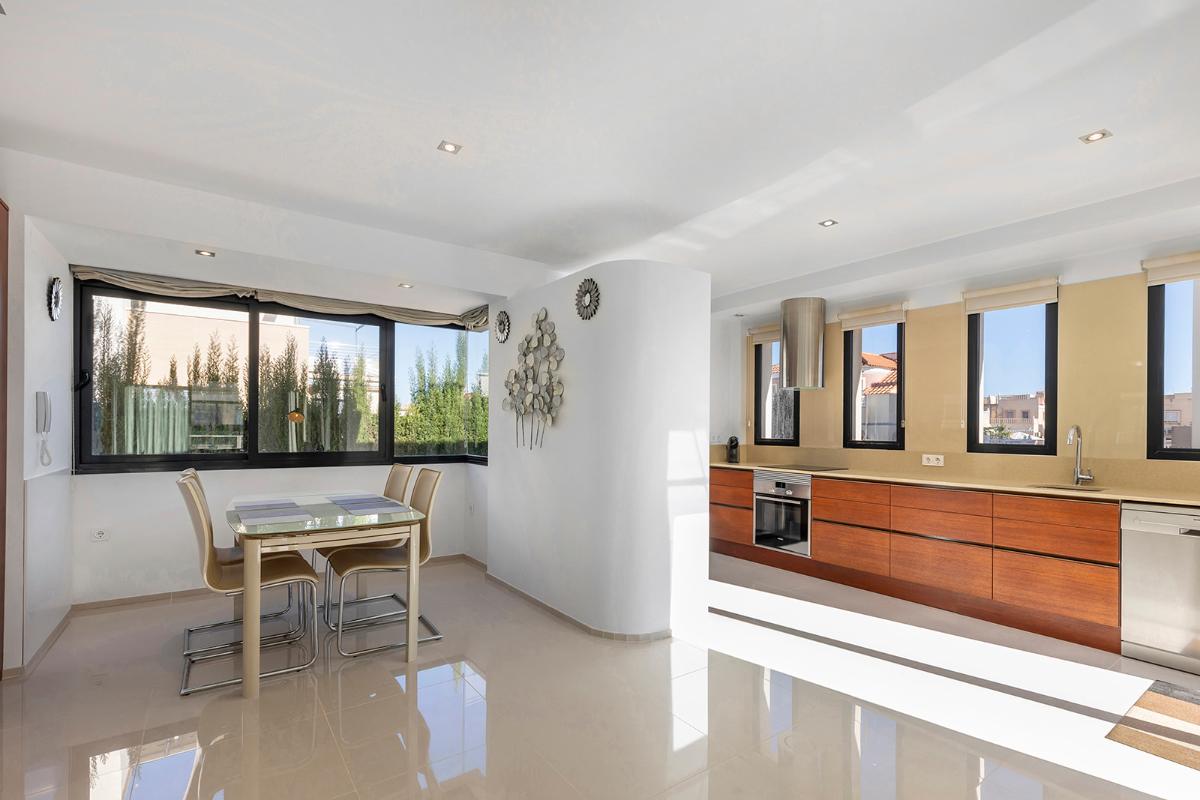 Villa in Orihuela, Alicante, Spain 5 bedrooms, 296 sq.m. No. 112945