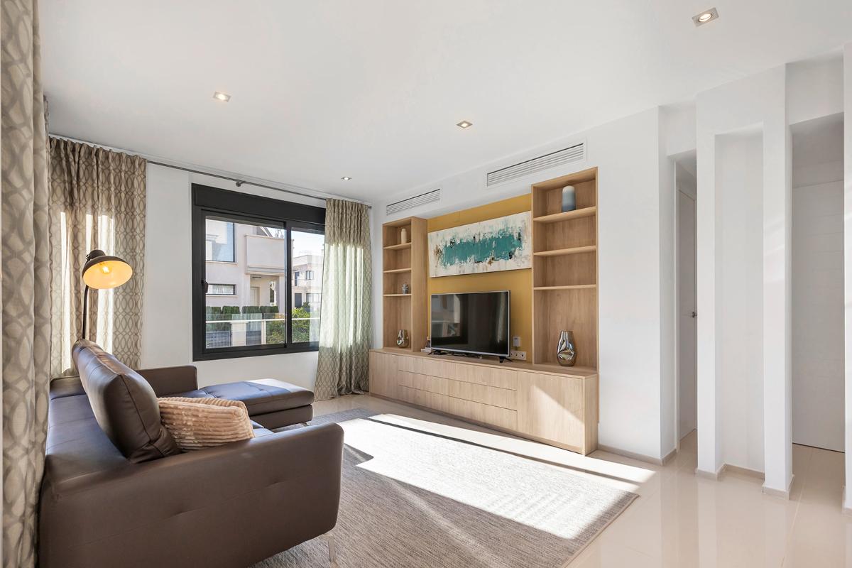 Villa in Orihuela, Alicante, Spain 5 bedrooms, 296 sq.m. No. 112945