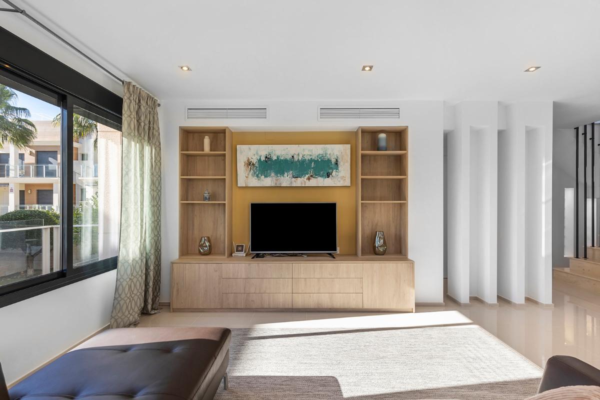 Villa in Orihuela, Alicante, Spain 5 bedrooms, 296 sq.m. No. 112945