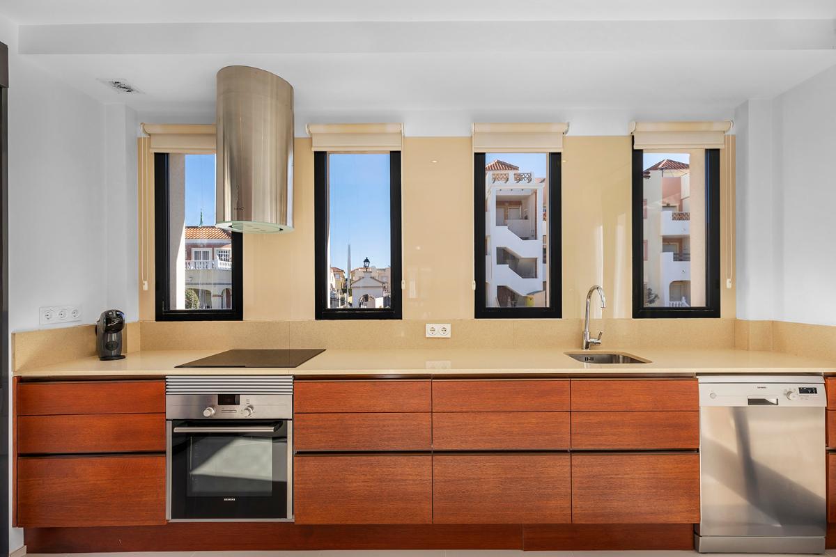 Villa in Orihuela, Alicante, Spain 5 bedrooms, 296 sq.m. No. 112945