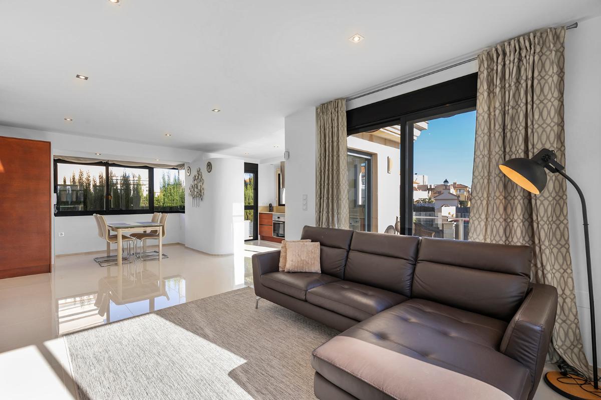 Villa in Orihuela, Alicante, Spain 5 bedrooms, 296 sq.m. No. 112945