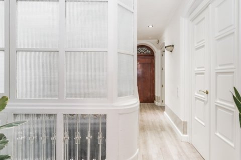 Apartment for sale Cadiz, Spain 5 bedrooms, 212 sq.m. No. 92077 - photo 11