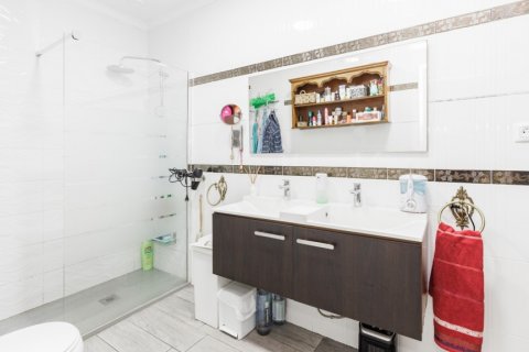 Apartment for sale Cadiz, Spain 5 bedrooms, 212 sq.m. No. 92077 - photo 17