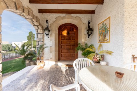 Villa for sale Alicante, Spain 8 bedrooms, 473 sq.m. No. 118044 - photo 8