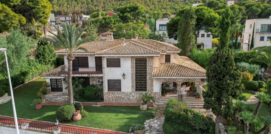 Villa Alicante, Spain 8 bedrooms, 473 sq.m. No. 118044