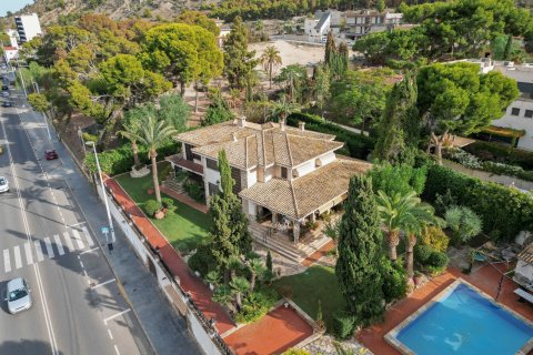 Villa for sale Alicante, Spain 8 bedrooms, 473 sq.m. No. 118044 - photo 6