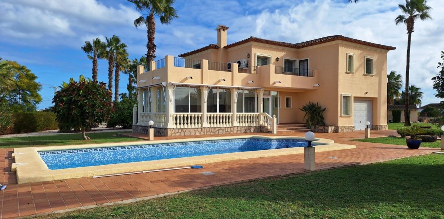 Huvila Denia, Alicante, Espanja 5 makuuhuonetta, 347 m2 No. 118042
