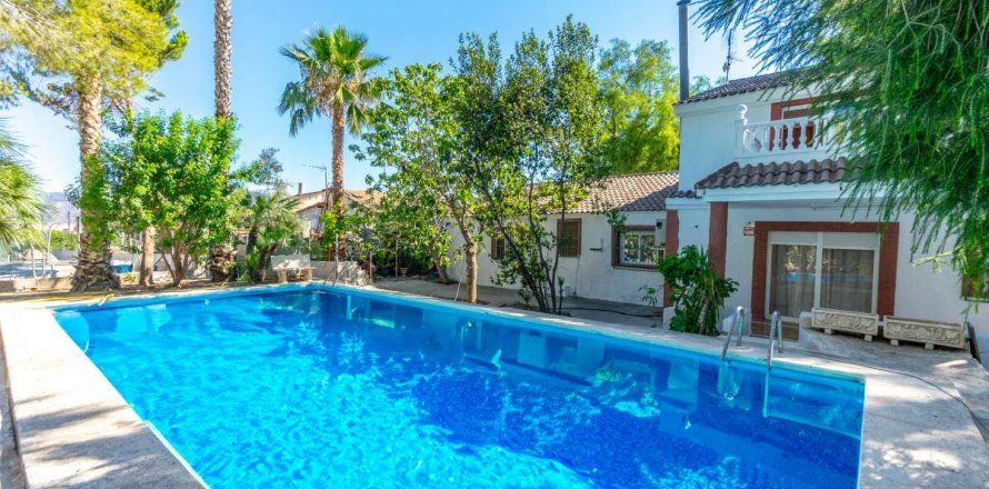 Villa Alicante, Spānijā 5 istabas, 240 m2 Nr. 115042