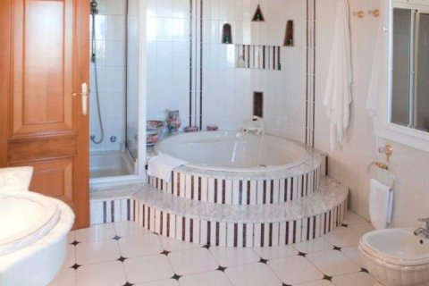 Huvila myytävänä Alicante, Espanja, 5 makuuhuonetta, 860 m2 No. 115045 - kuva 13