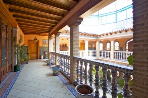 Huvila myytävänä Alicante, Espanja, 5 makuuhuonetta, 860 m2 No. 115045 - kuva 9