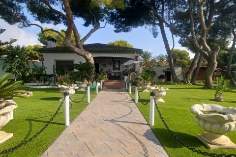 Villa for sale Alicante, Spain 3 bedrooms, 250 sq.m. No. 115036 - photo 2