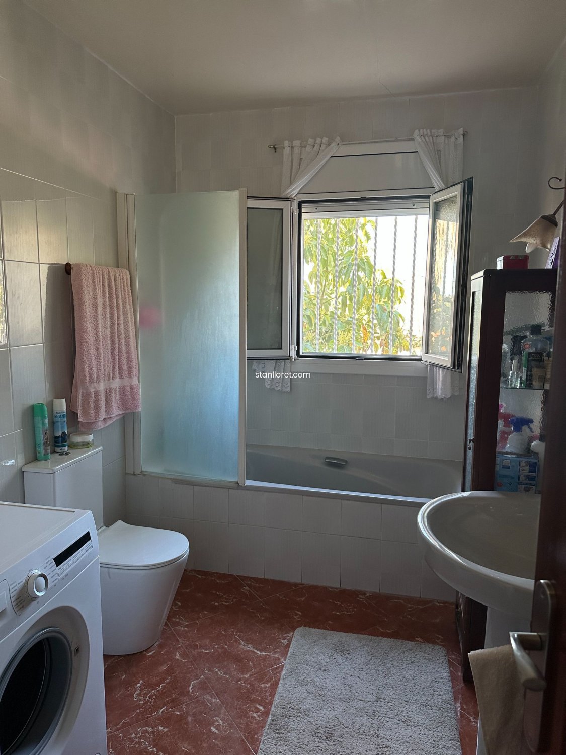 Villa en Lloret de Mar, Gerona, España 5 dormitorios, 165 m2 No. 104051