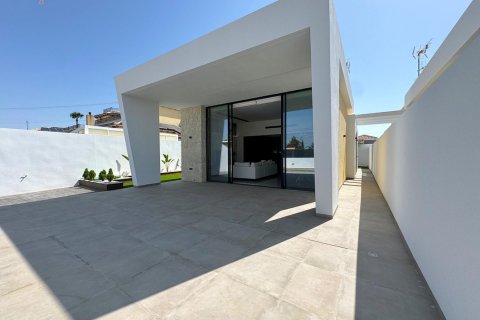 Villa for sale Torrevieja, Alicante, Spain 3 bedrooms, 125 sq.m. No. 109042 - photo 4