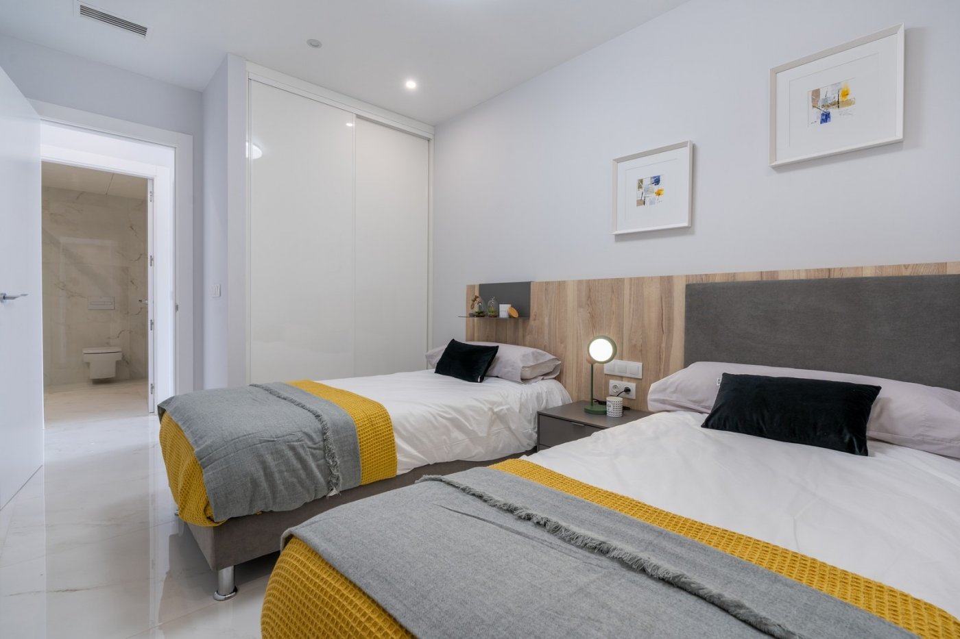 Apartment à Benidorm, Alicante, Espagne 2 chambres, 80 m2 No. 117710