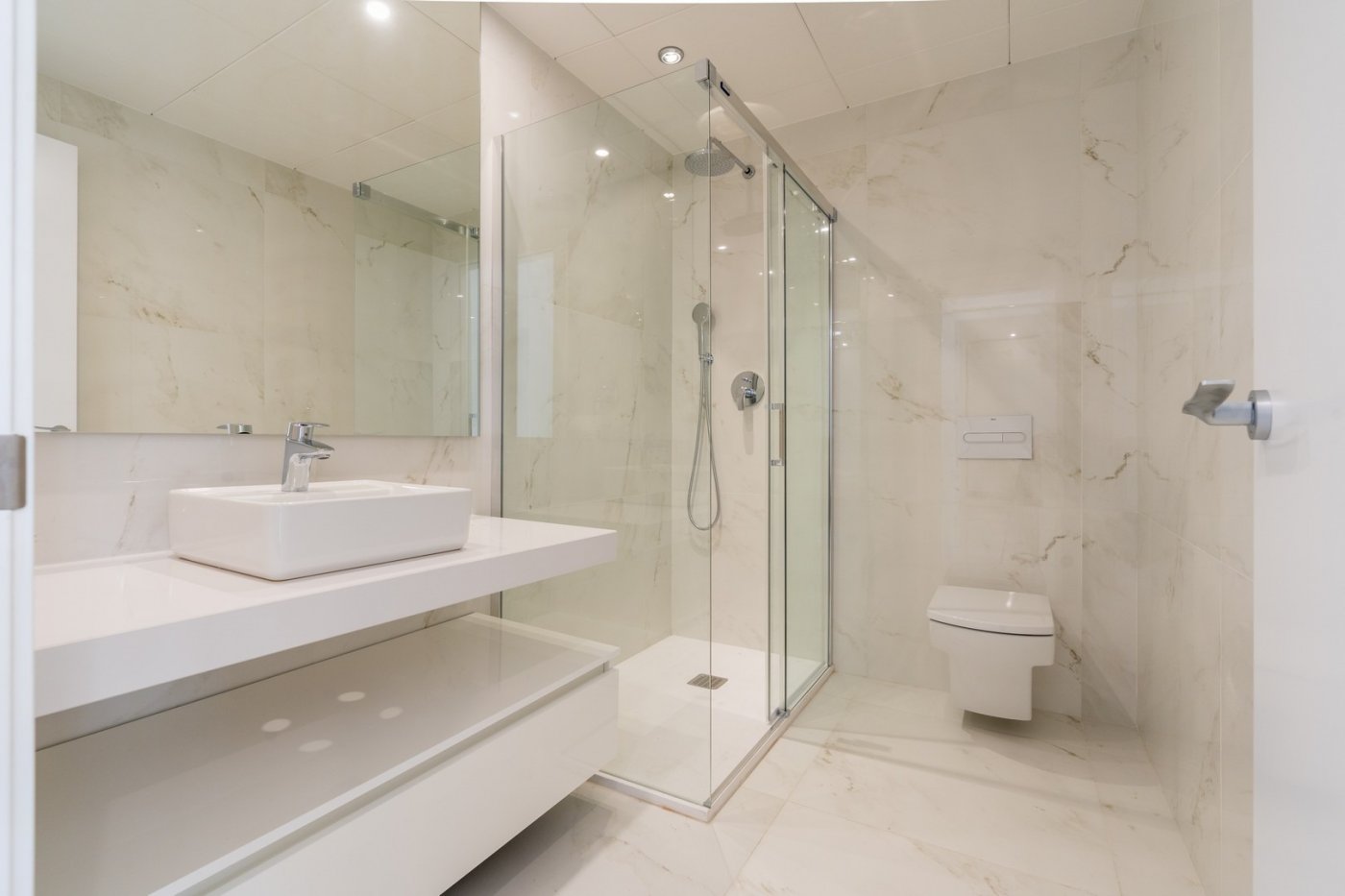Apartment à Benidorm, Alicante, Espagne 2 chambres, 80 m2 No. 117710