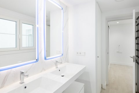 Dvīņu māja pārdošanā Cadiz, Spānijā 4 istabas, 144.77 m2 Nr. 106086 - attēls 7