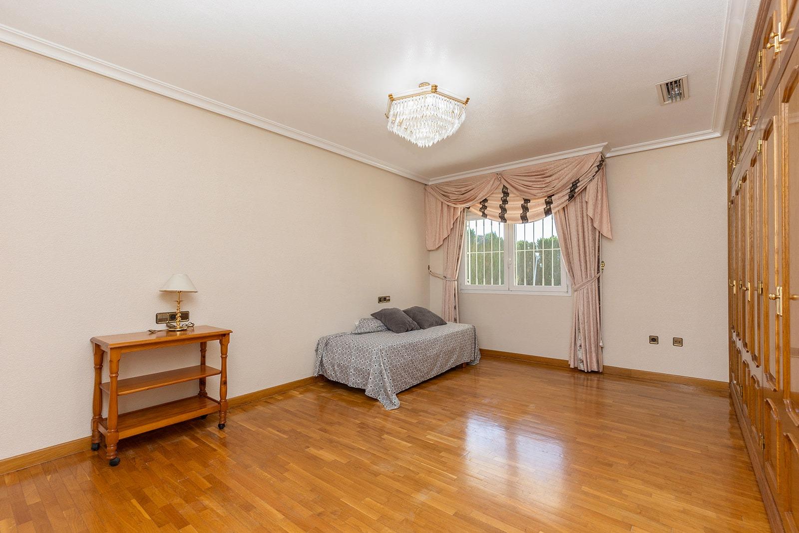 Villa à Torrevieja, Alicante, Espagne 5 chambres,  No. 114660