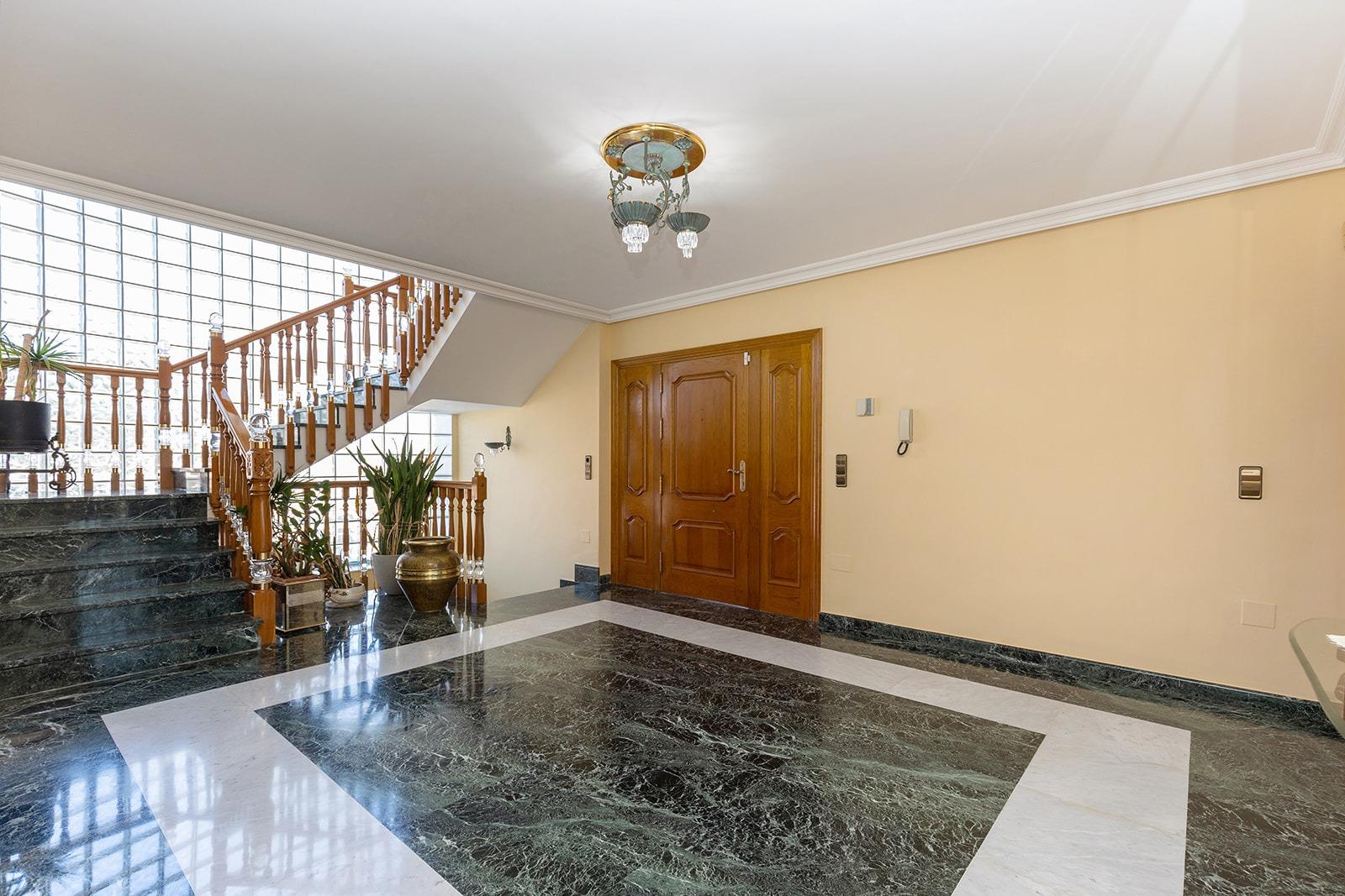 Villa à Torrevieja, Alicante, Espagne 5 chambres,  No. 114660