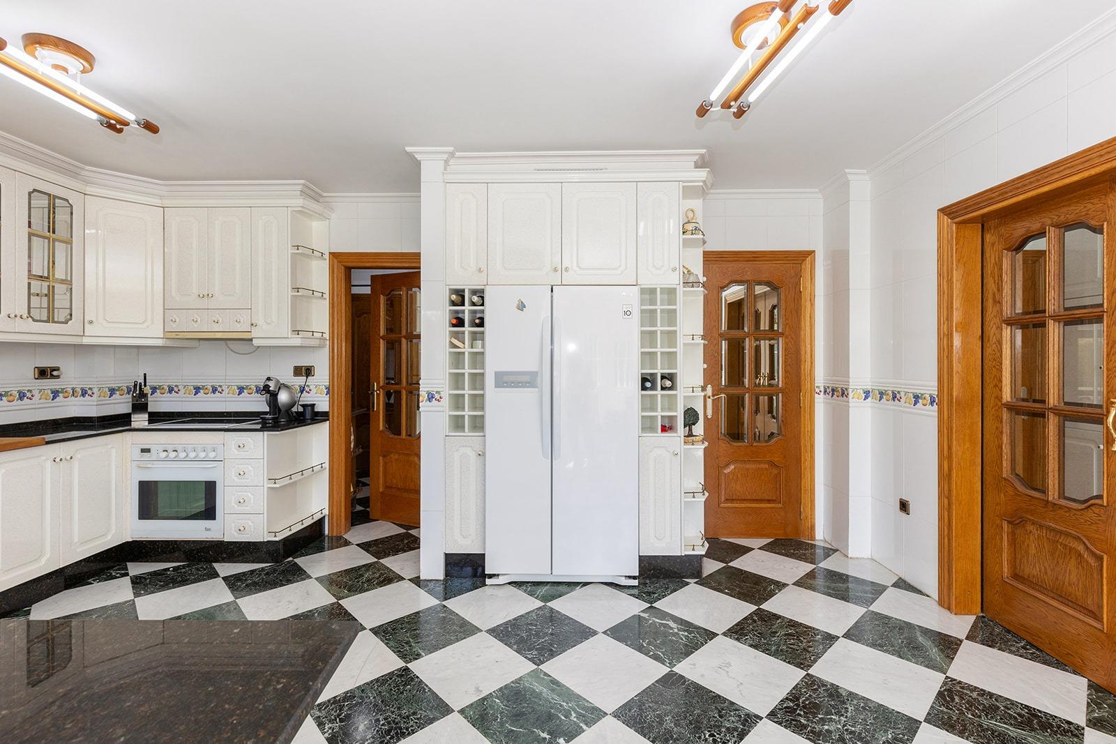 Villa à Torrevieja, Alicante, Espagne 5 chambres,  No. 114660