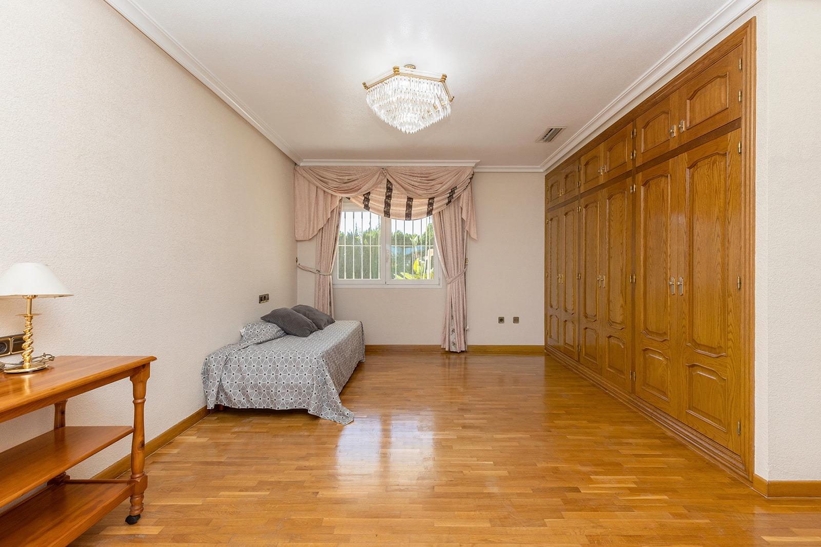 Villa à Torrevieja, Alicante, Espagne 5 chambres,  No. 114660
