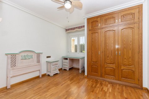Villa for sale Torrevieja, Alicante, Spain 5 bedrooms,  No. 114660 - photo 28