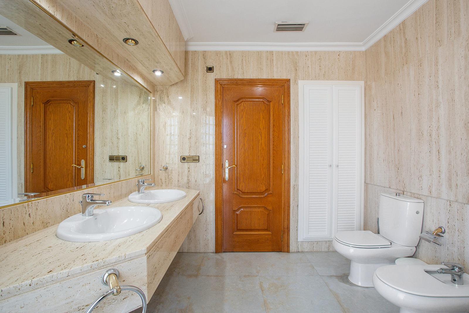 Villa à Torrevieja, Alicante, Espagne 5 chambres,  No. 114660