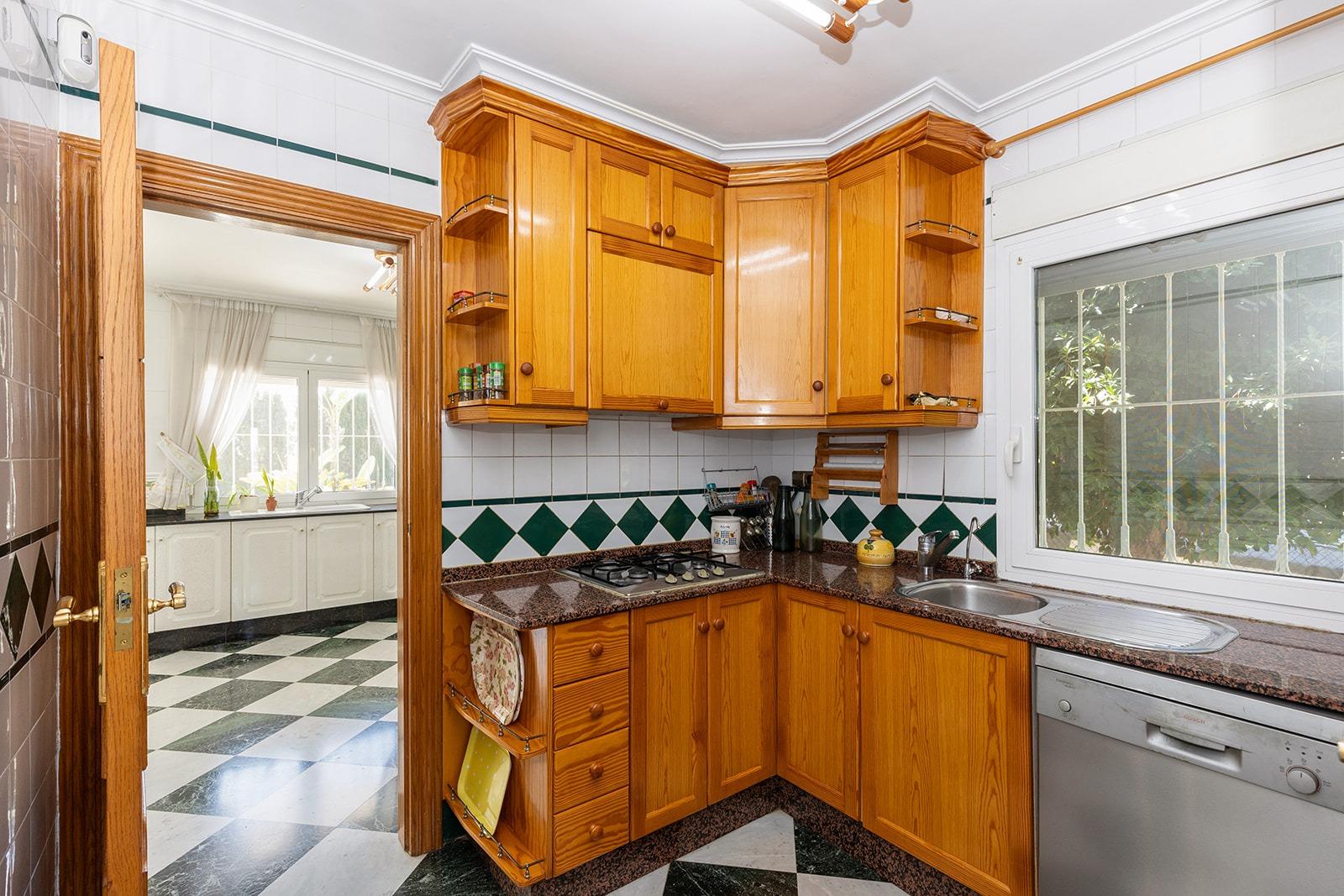 Villa à Torrevieja, Alicante, Espagne 5 chambres,  No. 114660