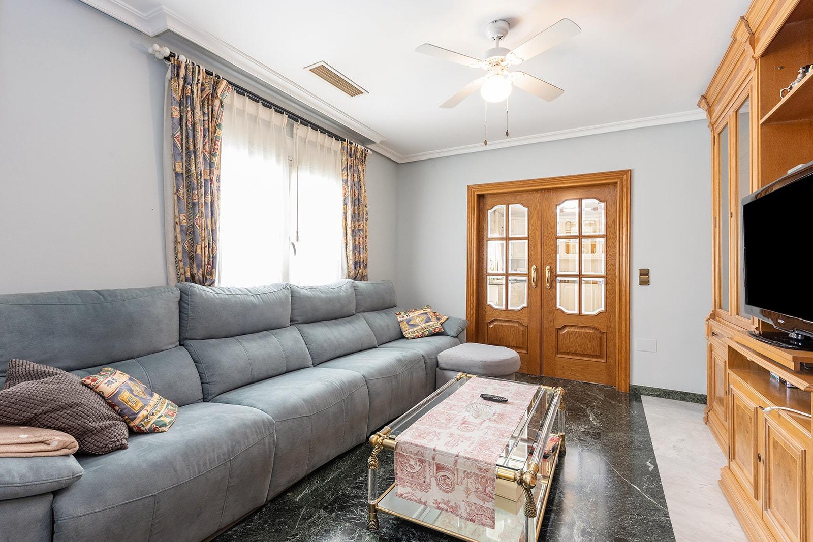 Villa à Torrevieja, Alicante, Espagne 5 chambres,  No. 114660
