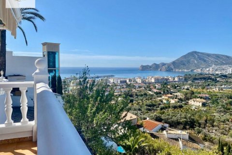 Продажа дуплекса в Алтея, Аликанте, Испания 4 спальни, 437м2 №118061 - фото 1
