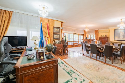 Huvila myytävänä Santo Domingo, Madrid, Espanja, 5 makuuhuonetta, 477 m2 No. 106716 - kuva 18