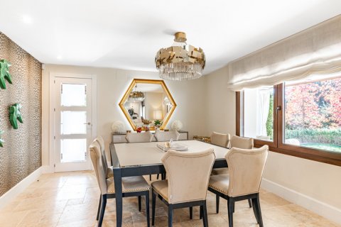 Willa Las Rozas de Madrid, Madrid, Hiszpania 5 sypialni, 650 mkw. nr 106857 – zdjęcie 6