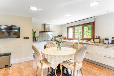 Willa Las Rozas de Madrid, Madrid, Hiszpania 5 sypialni, 650 mkw. nr 106857 – zdjęcie 9