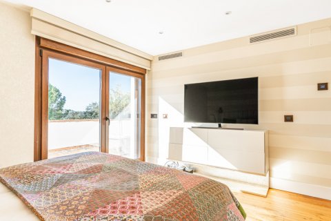 Willa Las Rozas de Madrid, Madrid, Hiszpania 5 sypialni, 650 mkw. nr 106857 – zdjęcie 25