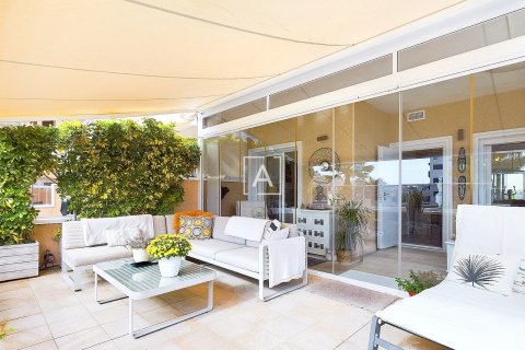 Продажа квартиры Вилламартин, Аликанте, Испания 2 спальни, 96м2 №114788 - фото 1