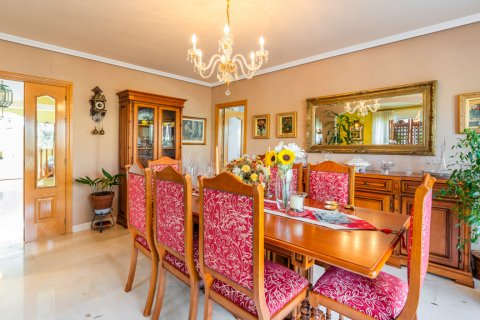 Villa for sale Pozuelo de Alarcon, Madrid, Spain 7 bedrooms, 840 sq.m. No. 107482 - photo 11