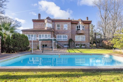Villa for sale Pozuelo de Alarcon, Madrid, Spain 7 bedrooms, 840 sq.m. No. 107482 - photo 1