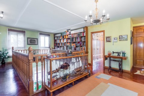 Villa for sale Pozuelo de Alarcon, Madrid, Spain 7 bedrooms, 840 sq.m. No. 107482 - photo 2