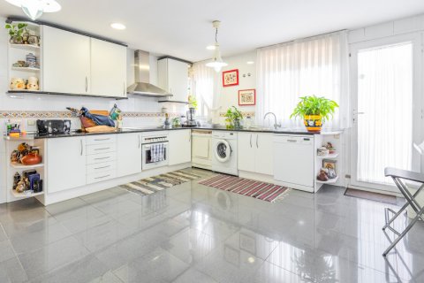 Villa for sale Pozuelo de Alarcon, Madrid, Spain 7 bedrooms, 840 sq.m. No. 107482 - photo 19