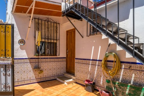 House à vendre Estepona, Malaga, Espagne, 4 chambres, 232 m2 No. 107481 - photo 4