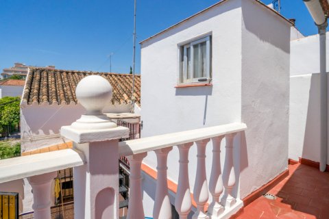 House à vendre Estepona, Malaga, Espagne, 4 chambres, 232 m2 No. 107481 - photo 10
