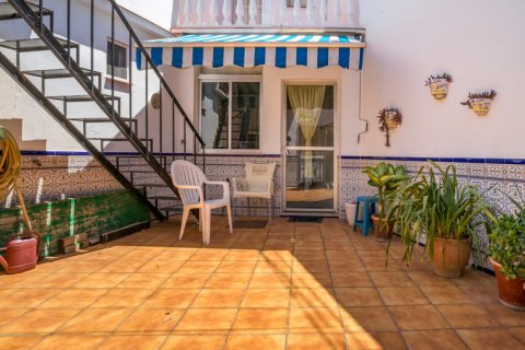 House à vendre Estepona, Malaga, Espagne, 4 chambres, 232 m2 No. 107481 - photo 3