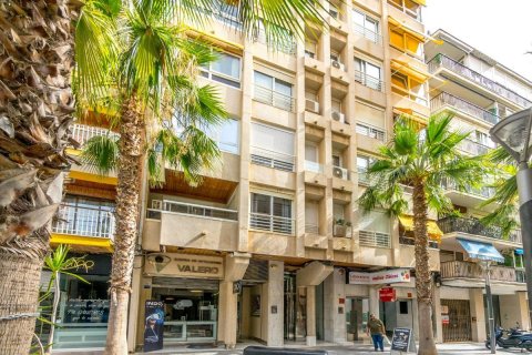 Apartment for sale Torrevieja, Alicante, Spain 4 bedrooms, 152 sq.m. No. 94071 - photo 1