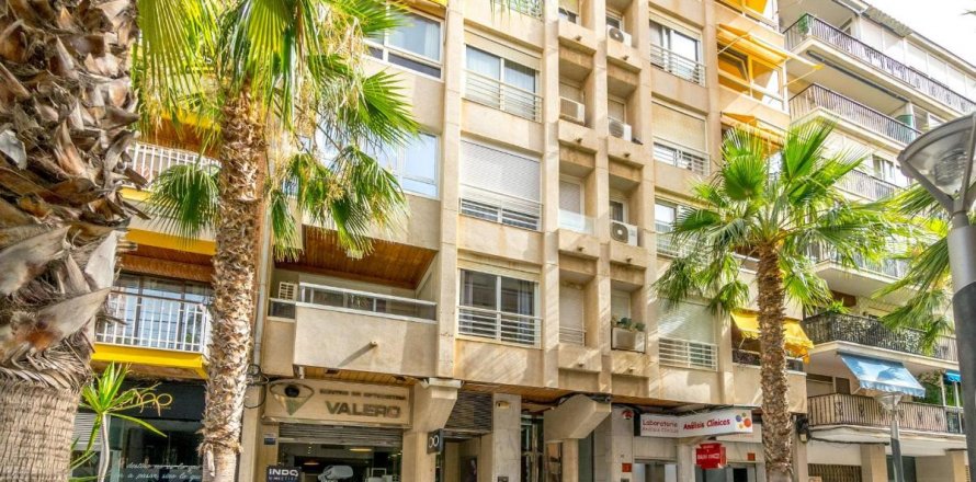 Apartment Torrevieja, Alicante, Spain 4 bedrooms, 152 sq.m. No. 94071