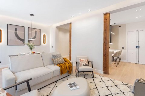 Apartment for sale Madrid, Spain 3 bedrooms, 125 sq.m. No. 90103 - photo 5